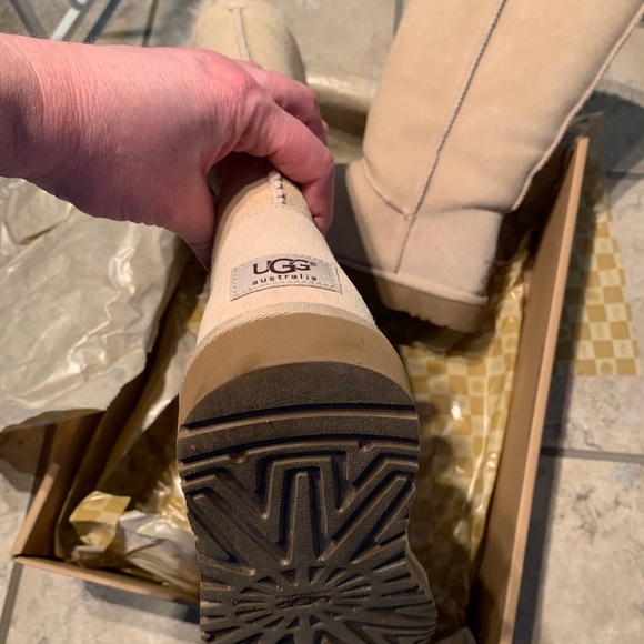 COPY - Like new. UGG Sand colored tall 3 Bailey b…